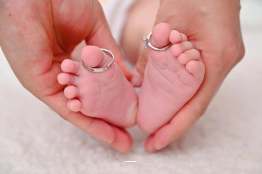 东方孕妇六个月肚子多大